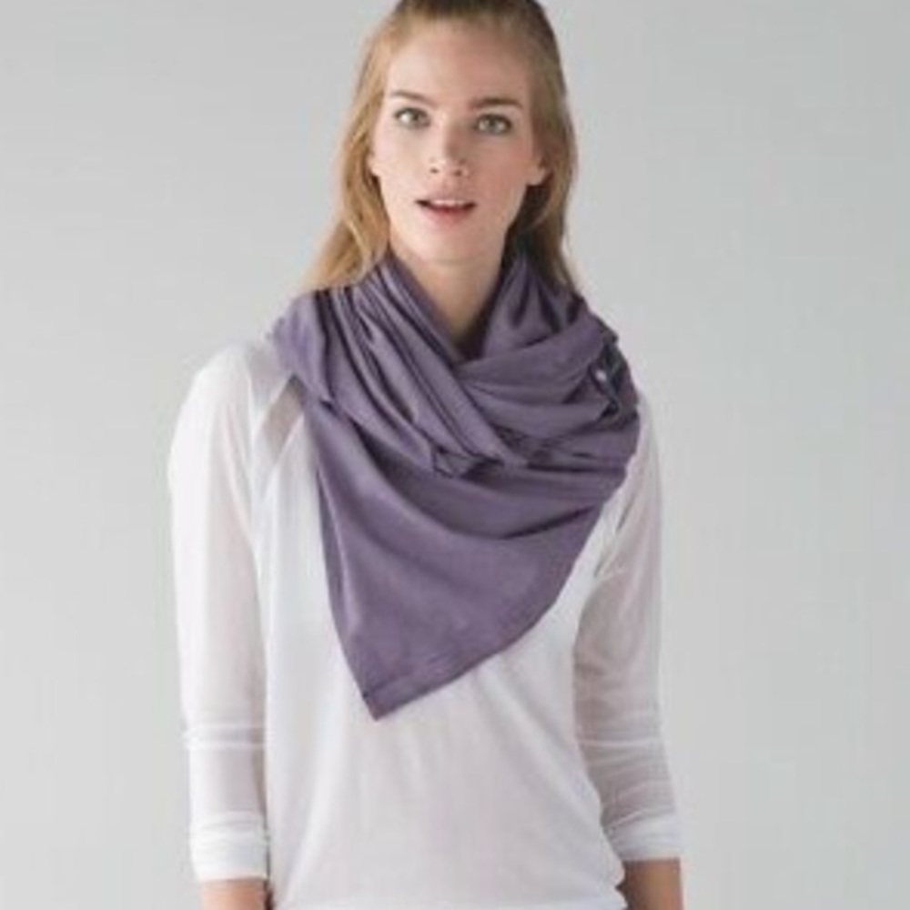 Lululemon Vinyasa Scarf in Purple